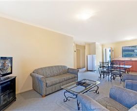 Hopkins House Motel And Apartments - Local Tourism 2