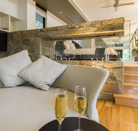 The Feathered Nest - Luxury Wildlife Retreat - Local Tourism