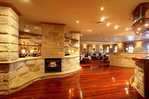 Hermitage Campbelltown - Accommodation Australia 6