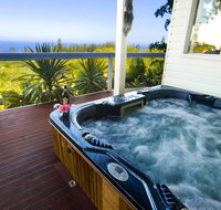 The White House Ocean View Spa Villa - Accommodation Australia