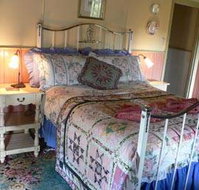 The Witches Garden - Cottage on the Creek - Accommodation Australia