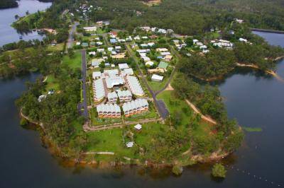 Tinaroo Lake Resort - Holiday Apartments - Accommodation Australia 1