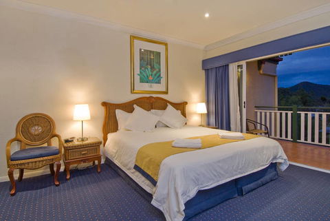 Tinaroo Lake Resort - Holiday Apartments - Accommodation Australia 0