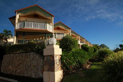 Tinaroo Lake Resort - Holiday Apartments - Accommodation Australia 3
