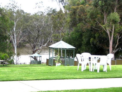 Weir Caravan Park Robinvale - Accommodation Australia 4