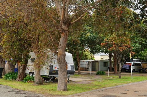 Woodbine Tourist Park - Accommodation Australia 4