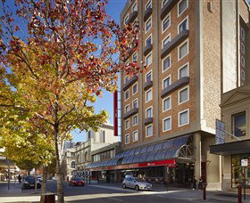 Ibis Hotel Perth - Bed n Breakfasts 0