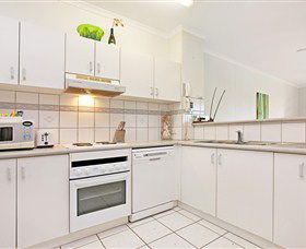 Absolute Beachfront Apartment - Local Tourism 5