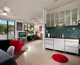 Beachside Tropical Retreat - Accommodation Australia 0