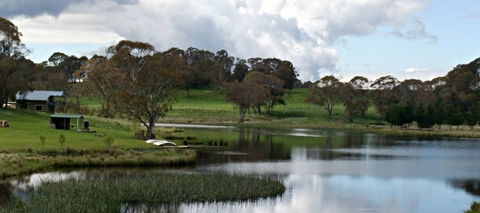 Lochlorian Trout Fishing And Getaway - Australia Shopping 1