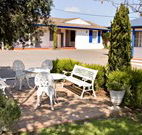 Colonial Motel and Apartments - Accommodation Australia