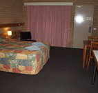 Holbrook Town Centre Motor Inn - Holbrook - Accommodation Australia
