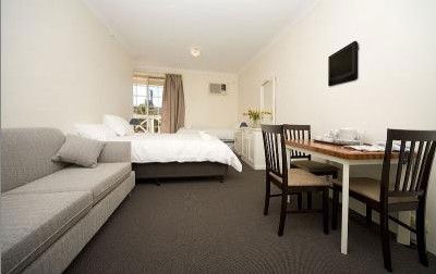 Aussie Settler Motel - Accommodation Australia 1
