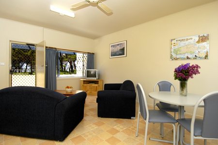 Island Coastal Units - Accommodation Australia 0
