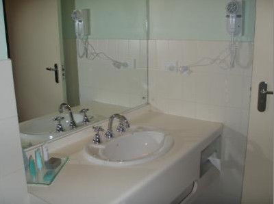 Alpine Gables Motel - Local Tourism 4