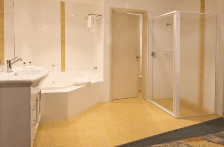 Caboolture Riverlakes Motel - Local Tourism 1