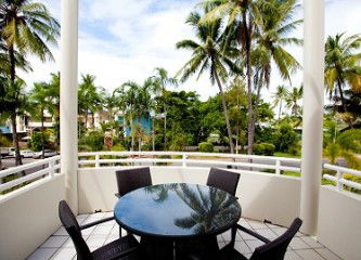 Sunseeker Holiday Apartments - Australia Shopping 3