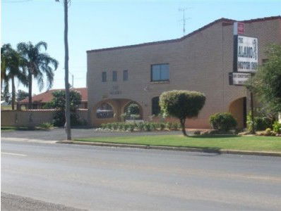 Alamo Motel - Bed n Breakfasts 4