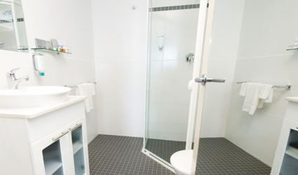 Quality Suites Clifton On Northbourne - Accommodation Australia 2