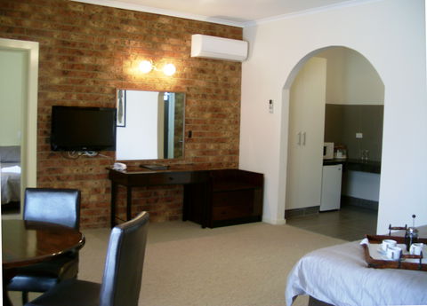 Federation Motor Inn - Accommodation Australia 4