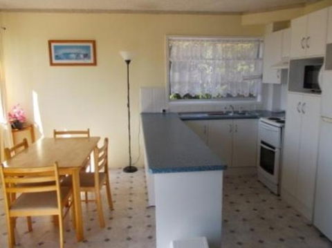 Skyline Holiday Units - Accommodation Australia 3