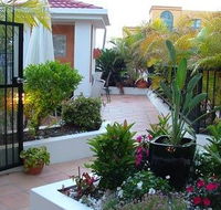 Shaz Maisons Beachside Holiday Apartments - Local Tourism