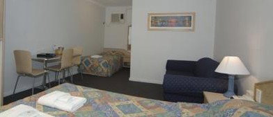 Caravilla Motel - Accommodation Australia 1