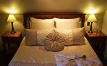 Rose Lindsay Cottage - Australia Shopping 2