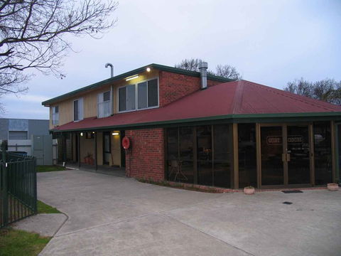 Albury-Wodonga YHA - Accommodation Australia 1