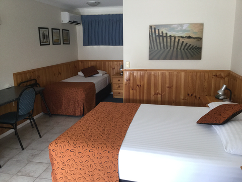 Sundowner Twin Towns Motel - Australia Shopping 4