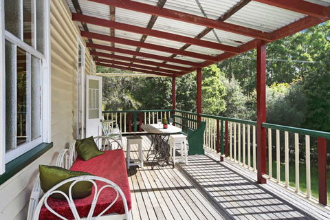 Noosa Avalon Farm Cottages - Local Tourism 2
