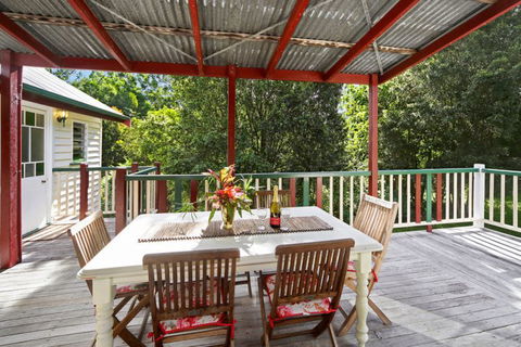 Noosa Avalon Farm Cottages - Local Tourism 4