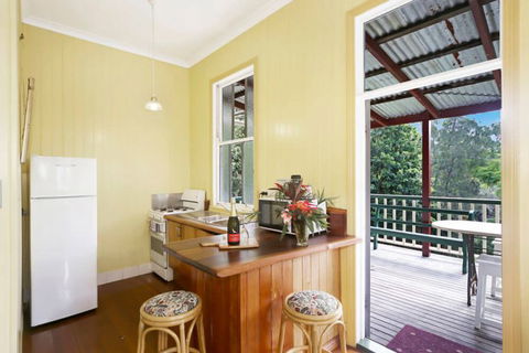 Noosa Avalon Farm Cottages - Local Tourism 15