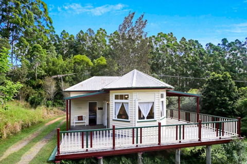 Noosa Avalon Farm Cottages - Local Tourism 17