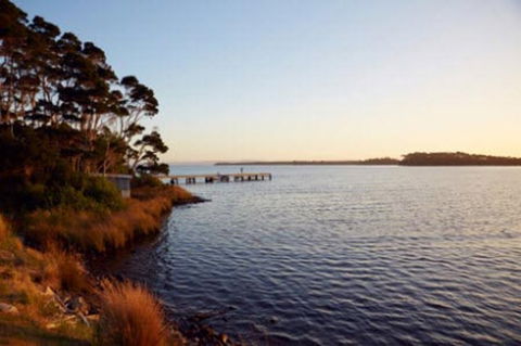 Strahan YHA - Local Tourism 1