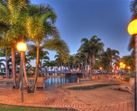 Rollingstone Beach Front Resort - Accommodation Australia 0