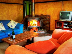 M.J Yurts Ballandean - Accommodation Australia 1