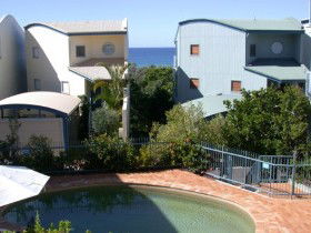 Castaway Cove Resort Noosa - Local Tourism 1
