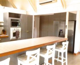 Kellarni Downs Farmstay-Scenic Rim - Local Tourism 3