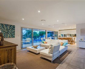 Malibu Shores At Vogue Holiday Homes - Local Tourism 1