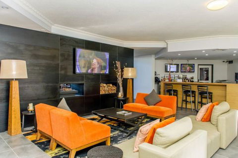 Alpha Canberra Hotel And Apartments - Bed n Breakfasts 2