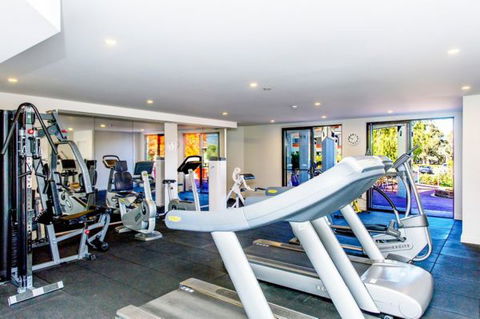 Alpha Canberra Hotel And Apartments - Bed n Breakfasts 4