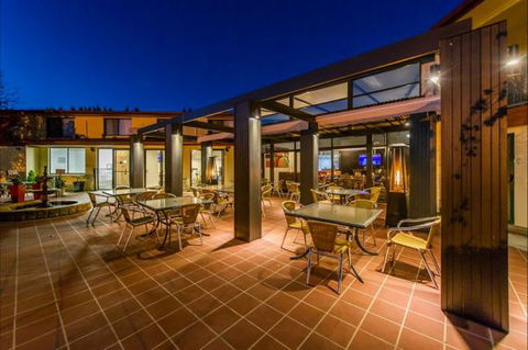 Alpha Canberra Hotel And Apartments - Bed n Breakfasts 5