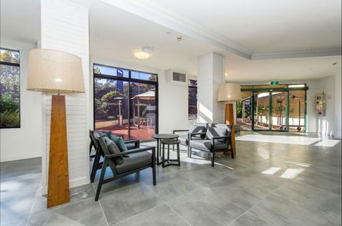 Alpha Canberra Hotel And Apartments - Bed n Breakfasts 9