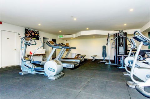 Alpha Canberra Hotel And Apartments - Bed n Breakfasts 10