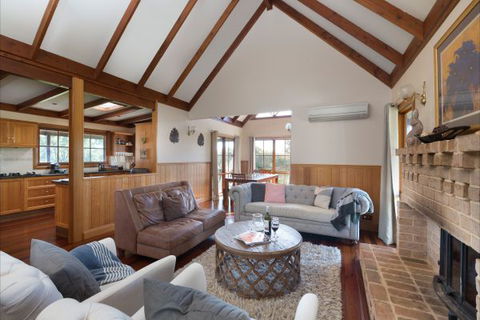 Elderslie House - Local Tourism 8