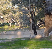 Beds in the Barwon - Accommodation Australia