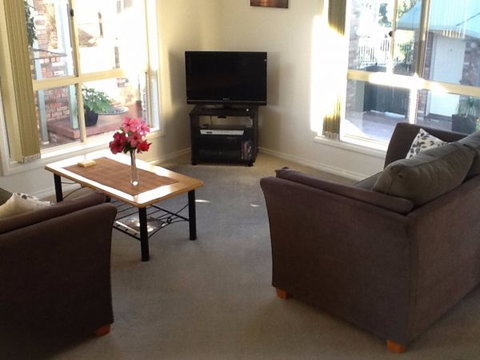 Captain's Quarters Bermagui - Accommodation Australia 4