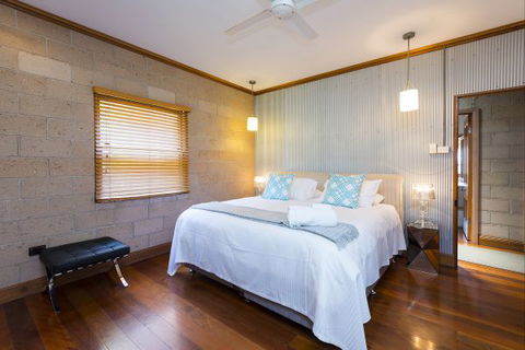 Elderslie House - Local Tourism 102