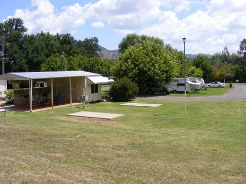 Fossickers' Tourist Park - Accommodation Australia 3